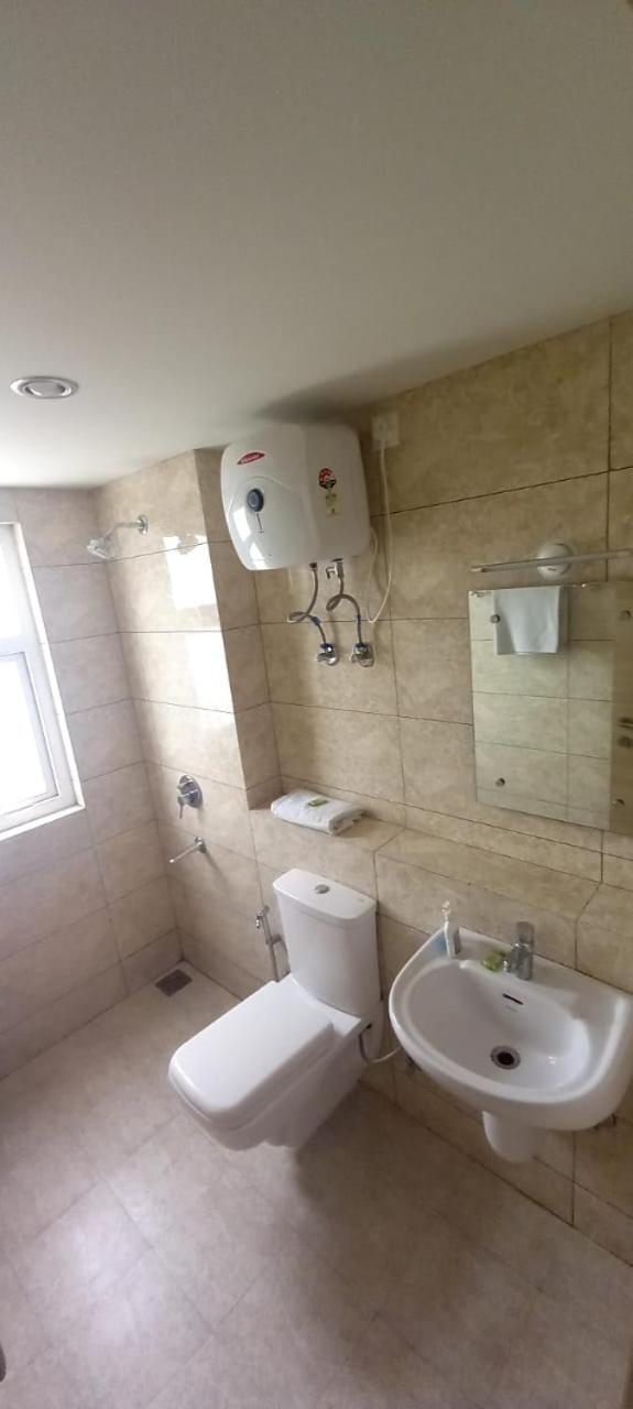 Dubey Homestay - 500 Meter From Temple Vrindāvan Εξωτερικό φωτογραφία